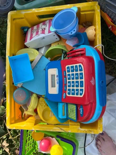 Photo of free Kitchen set, till (North cheam) #1