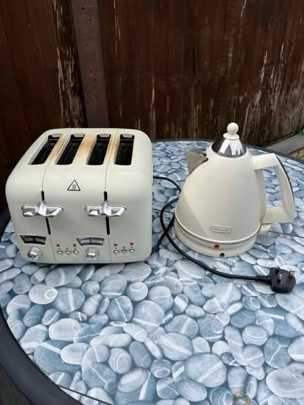 Photo of free De Longhi Kettle + Toaster (St Annes Park, BS4) #1