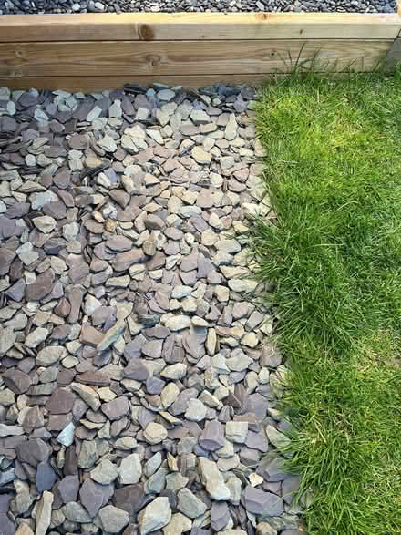 Photo of free Decorative Slate Chippings (Foxholes SG13) #1