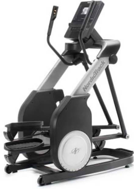 Photo of free NordicTrack FS7i FreeStride trainer (Rock Creek Park, Washington DC) #1