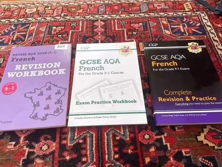 Photo of free GCSE revision guides - AQA - French (St Albans AL4) #1