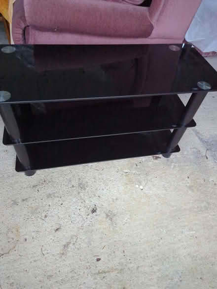 Photo of free T v stand / shelf unit (Lew OX18) #1