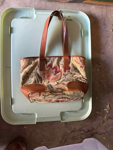 Photo of free Handbags (Glen park) #2
