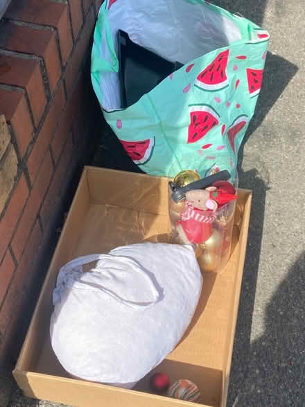 Photo of free Christmas tree balls red and gold (Hackney Wick) #1