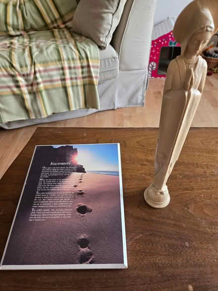 Photo of free Footprint in the Sand, and statue (Aylmer, Qc) #1