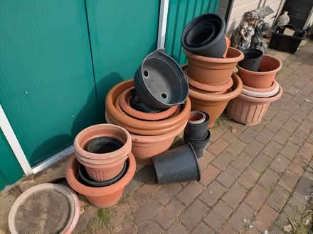 Photo of free lots of garden pots (Stamford PE9) #1