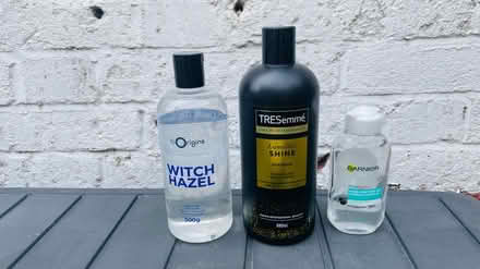 Photo of free Toiletries left behind by lodger (Harringay Green Lanes) #1