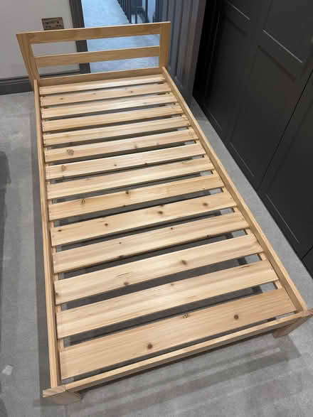 Photo of free Single bed frame with pull out bed (Ravenscourt Park W4) #2