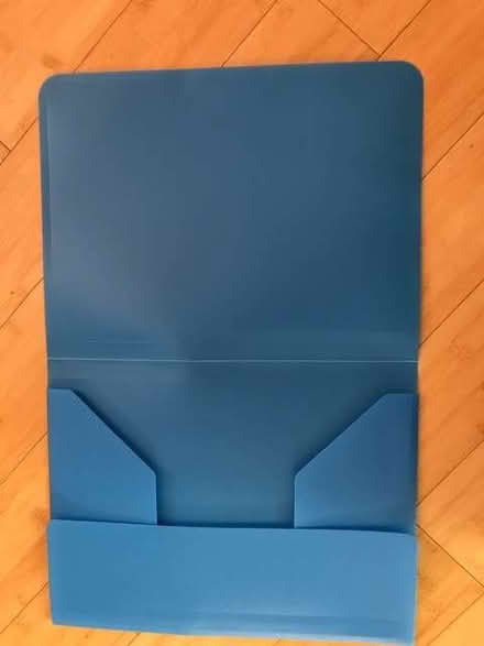 Photo of free 3-flap folders, A4 (Woodley RG5) #2
