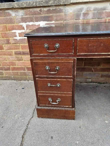 Photo of free desk (Woodside SE25) #3