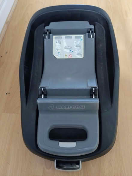 Photo of free Maxi Cosi family fix car seat base (CR5, Old Coulsdon) #1