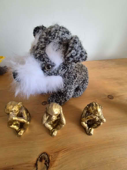 Photo of free Doggy doorstop and see no evil figurines (Waddon CR0) #1