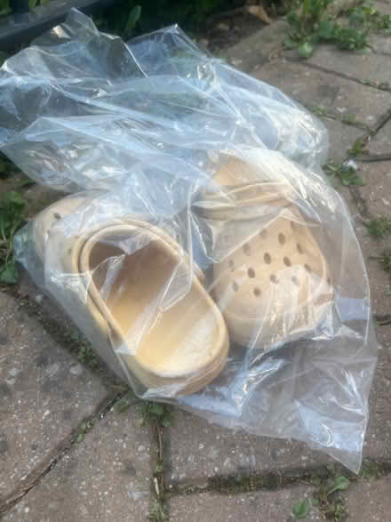 Photo of free M&S kids size 11 sandals (Belle vue Shrewsbury) #1