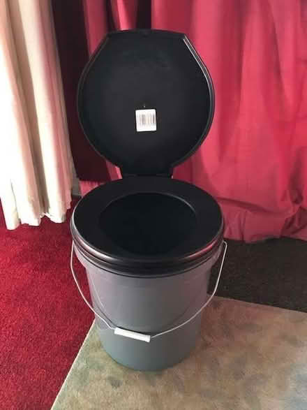 Photo of free bucket toilet (Woodley RG5) #1