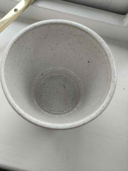 Photo of free Small ceramic 10cm plant pot (Weybridge, KT13) #2