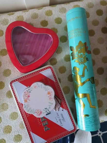 Photo of free Small tins (Purley CR8) #1