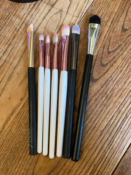 Photo of free makeup brushes (SE4) #1
