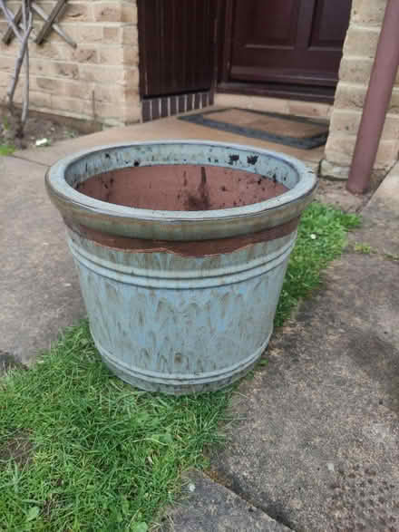 Photo of free Large ceramic plant pot (Weybridge, KT13) #1