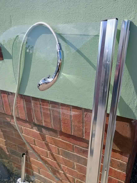 Photo of free shower head, hose, bracket & screen (Owlbury SY9) #2