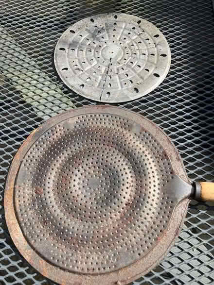 Photo of free metal simmering rings for gas hob (Eynsham OX29) #1