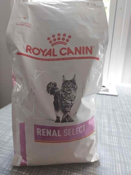 Photo of free Royal Canin Renal Select dry cat food (Ladywell SE4) #1