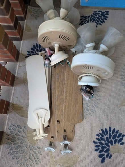 Photo of free 2 ceiling fans (Hyattsville) #1