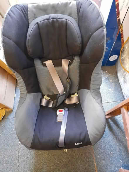 Photo of free kids car seat (loughton ig10) #1