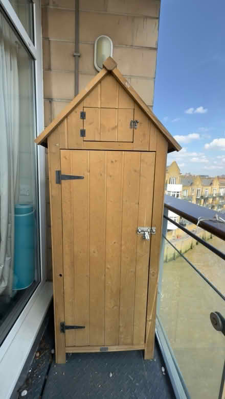 Photo of free Used narrow garden shed (E14 Narrow street) #1