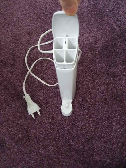 Photo of free Oral B Charge/ Brush storage (High Wycombe) #1