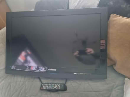 Photo of free 32" Samsung lcd tv "not smart" (Osmaston derby) #1