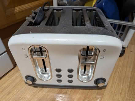 Photo of free 4 slice toaster (lodgemoor S10) #2