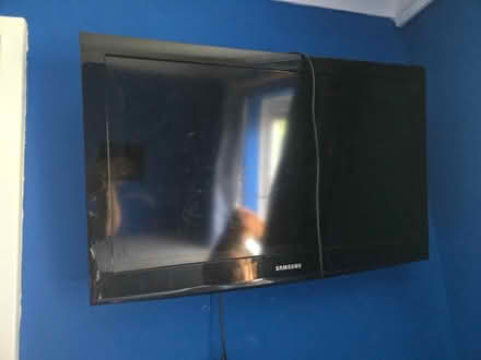 Photo of free 32 inch Samsung TV (NOT SMART) (Bradwell MK13) #1