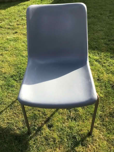 Photo of free 24 good quality plastic chairs, located in Risborough (Princes Risborough HP27) #1