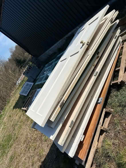 Photo of free Various windows and interior doors (Hearthstone DE4) #1