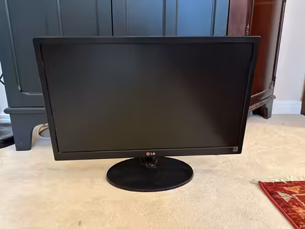 Photo of free LG monitor (Hammersmith W6) #1