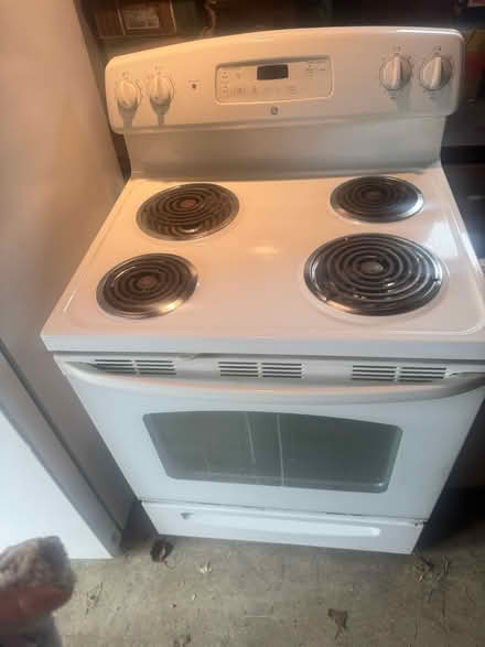 Photo of free GE Electric Stove (Ypsilanti Township) #2
