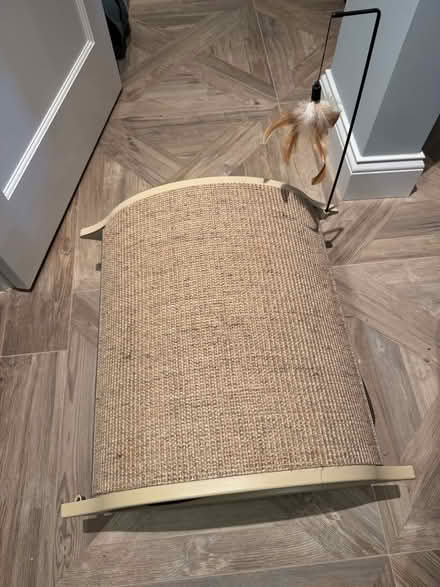 Photo of free Cat bed/scratcher combo (Capitol Hill) #1