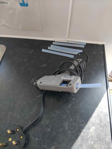Photo of free glue gun machine, handy for crafts (SG12) #1