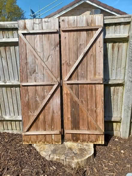 Photo of free Pair of shed doors (Mortimer RG7) #1