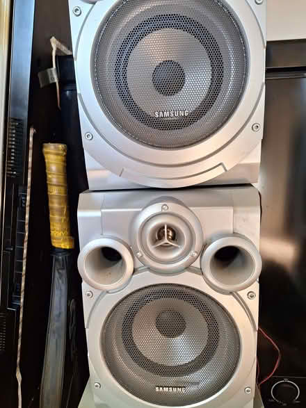 Photo of free Hifi no remote (Wolverham CH65) #2