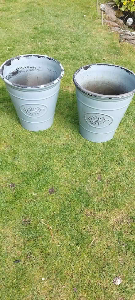 Photo of free Large pots (Fleetville) #1