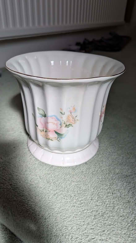 Photo of free Pottery plant vase (Northwich CW9) #2