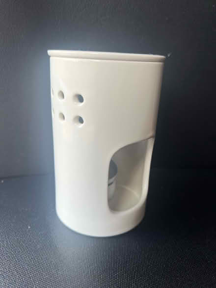 Photo of free White ceramic tea light oil burner (Twickenham TW2) #2