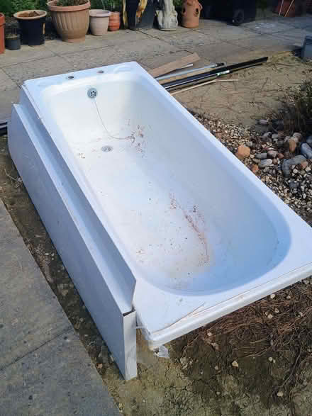 Photo of free bath and panel (Owlbury SY9) #2