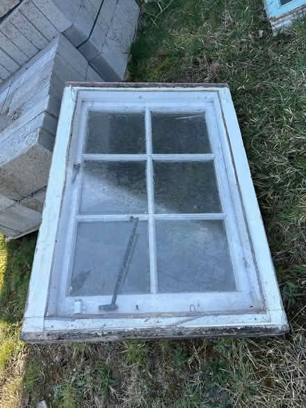 Photo of free Various windows and interior doors (Hearthstone DE4) #3