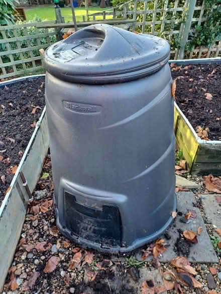 Photo of free Large free standing compost bin. (Small Dole BN5) #1
