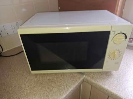 Photo of free Microwave (Camborne Cornwall) #1