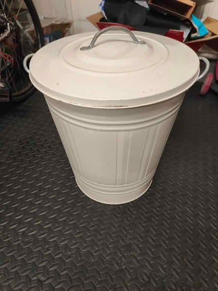 Photo of free White metal bin (Weybridge KT13) #1