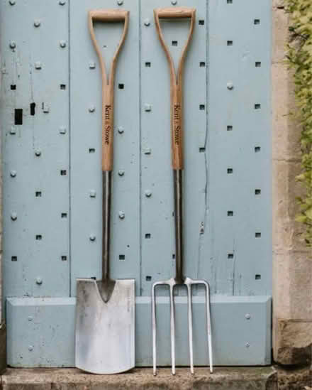 Photo of Garden fork and spade (St. Leonard’s TN38) #1