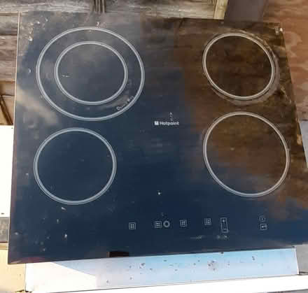 Photo of free Oven, extractor and electric hob (M33) #4